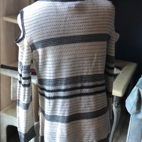 Sweater - Picture 3 of 5